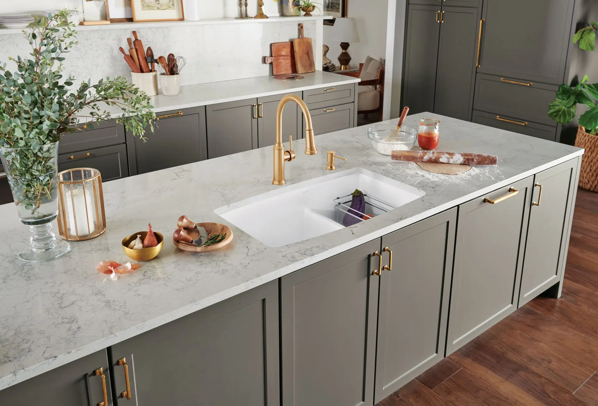 shaker_in_pewter_4gph6bu3ahjlnt6u8qndq-1920x1304